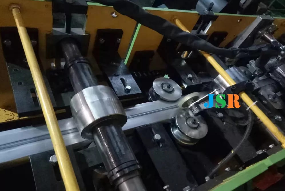 Welding Beam Roll Forming Machine