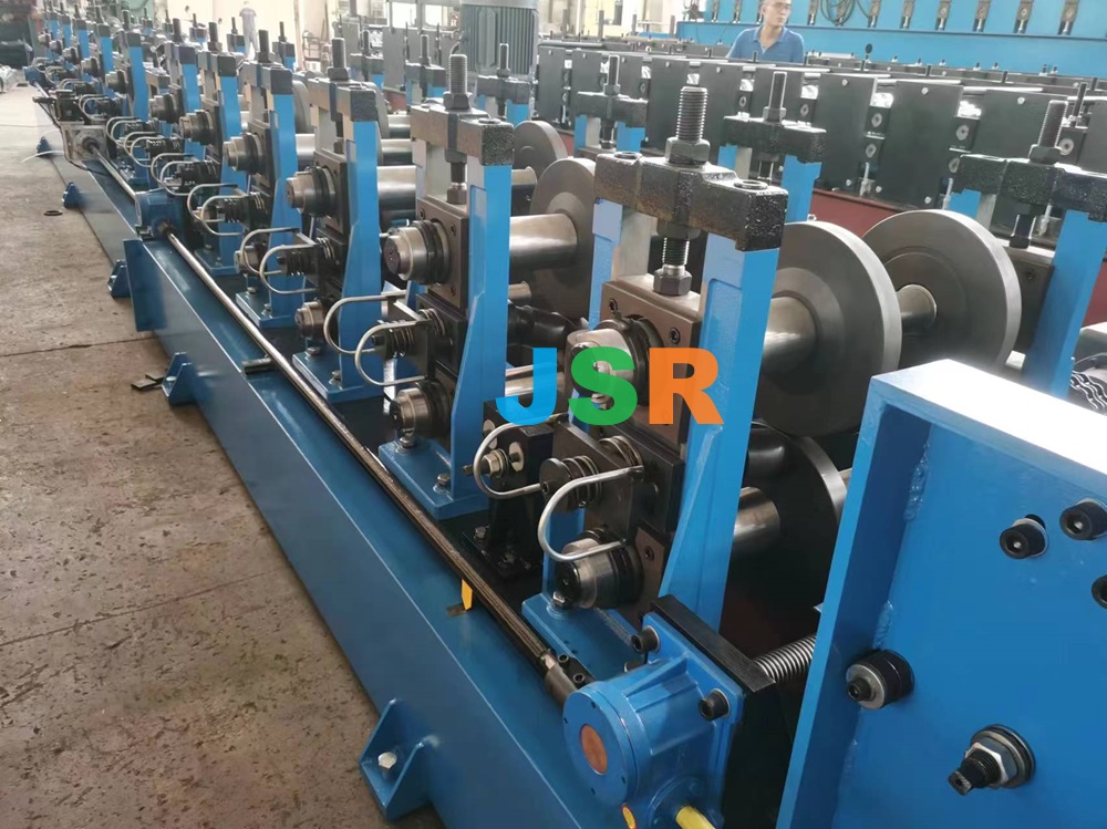 CZ purlin machine