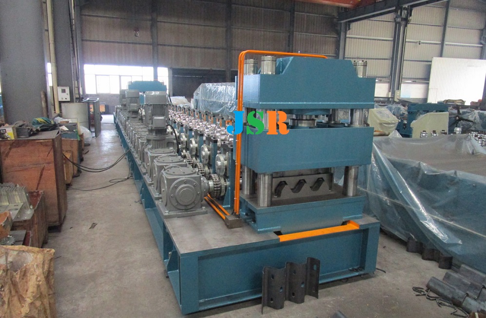 Guardrail Roll Forming Machine