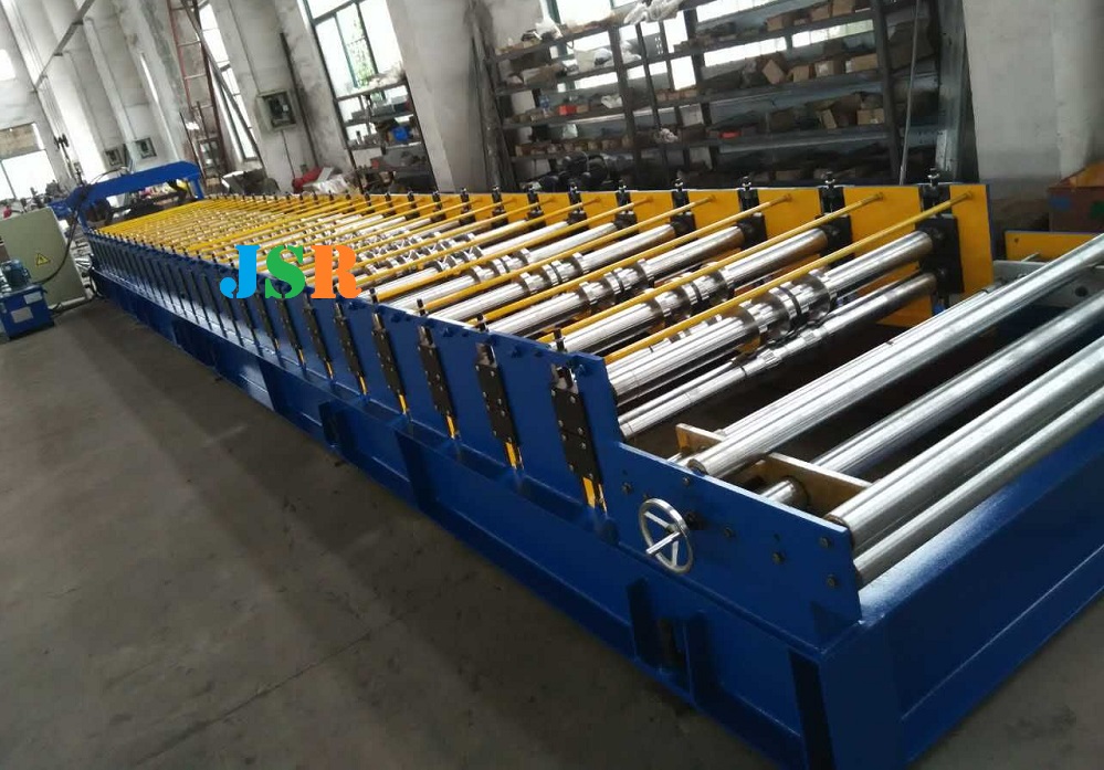 R101 roll forming machine2