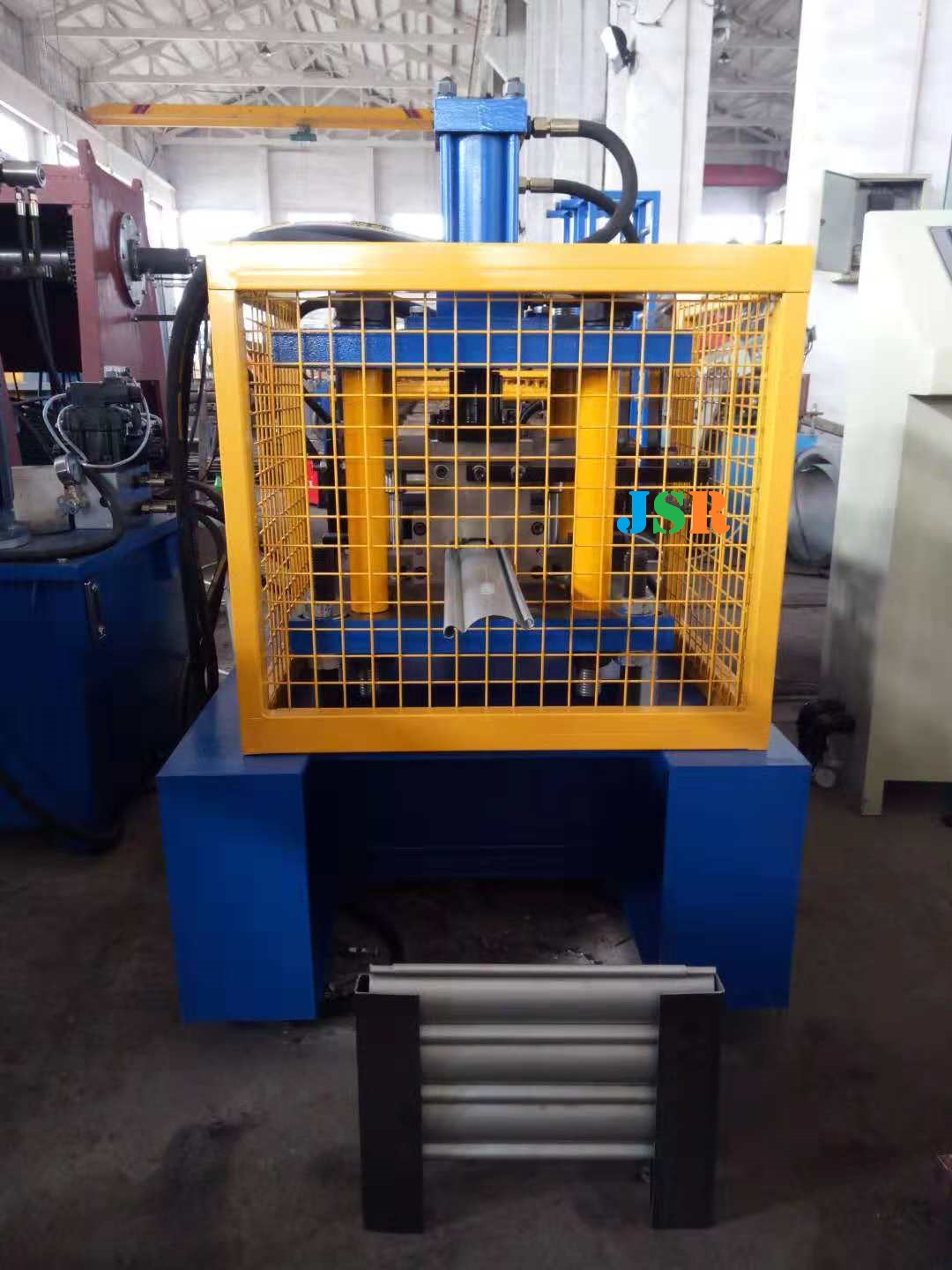 shutter door rolling machine