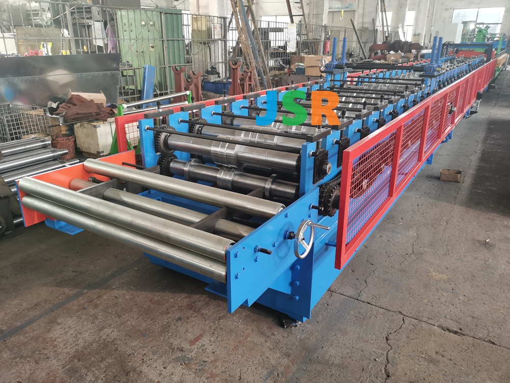 Steel overhead garage door rolling machine