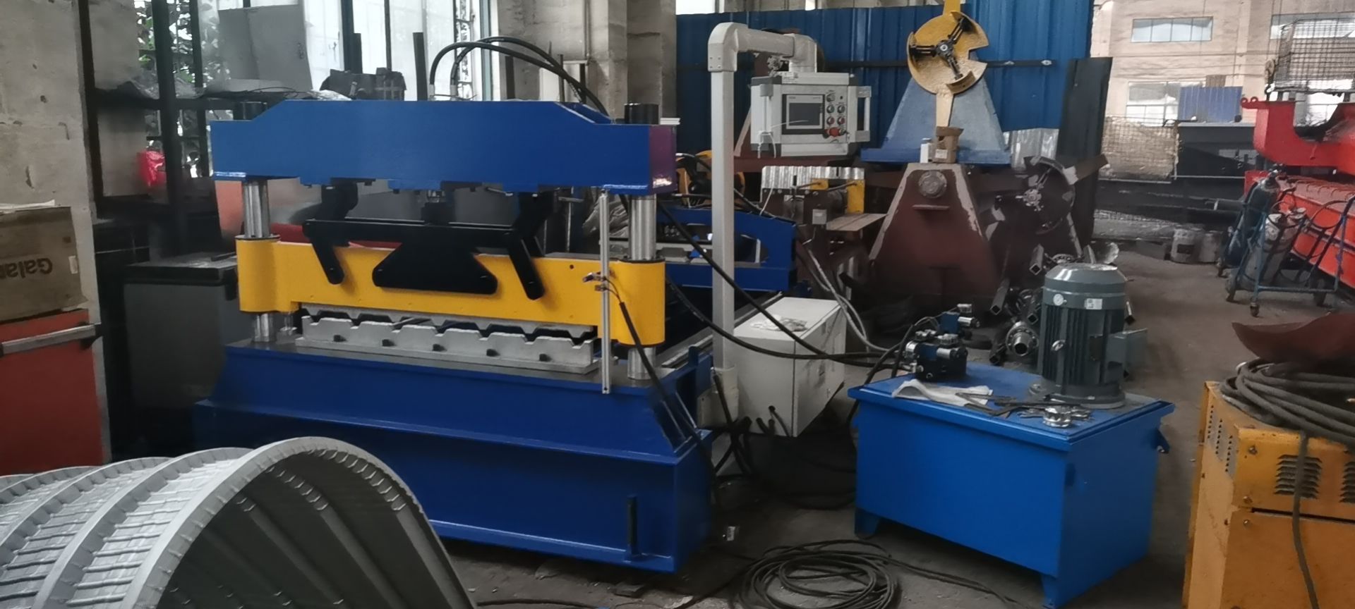 crimping roofing sheet machine