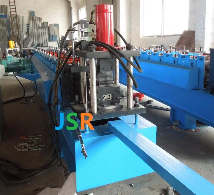 door track forming machine