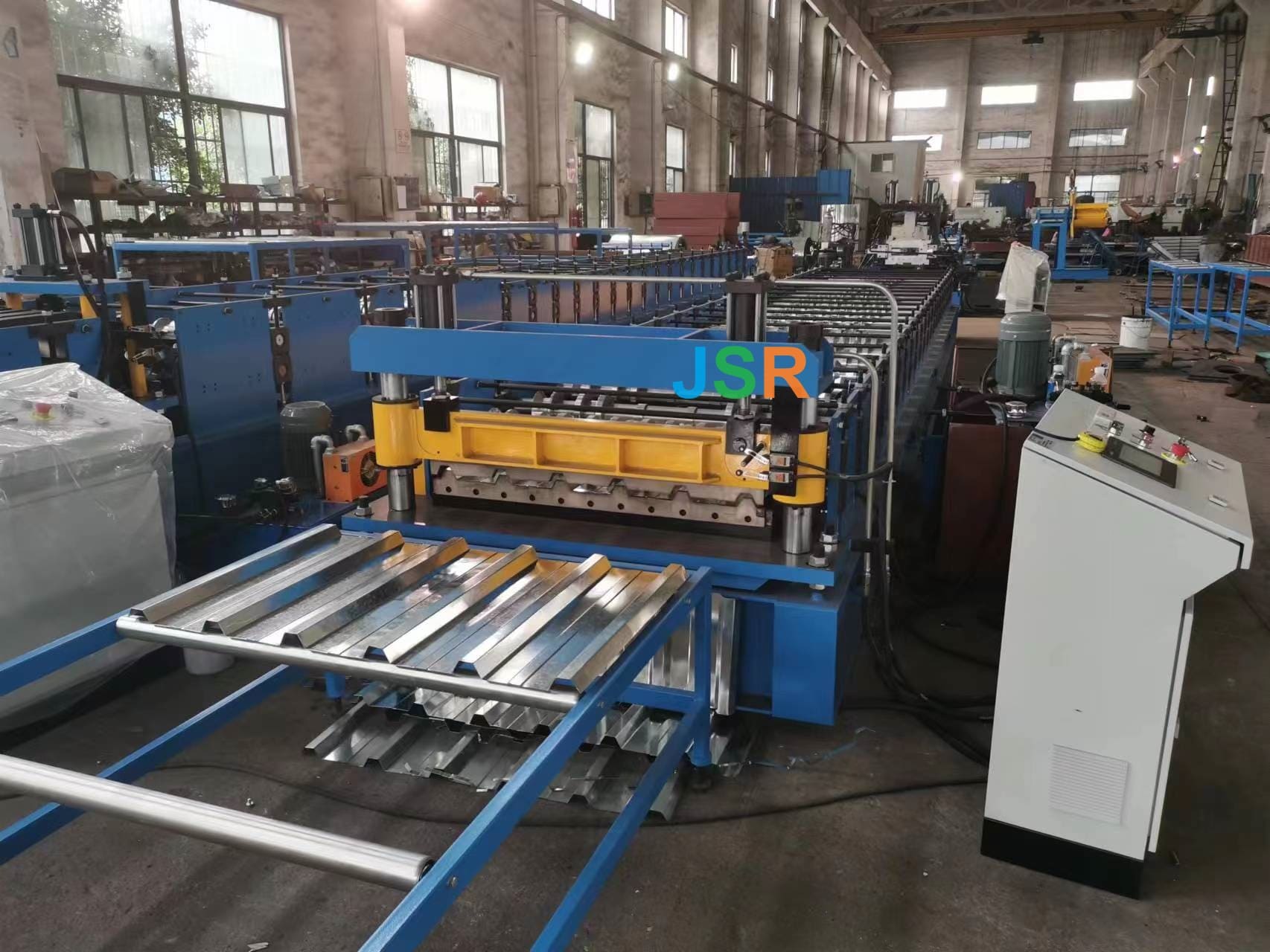 long span roofing sheet machine