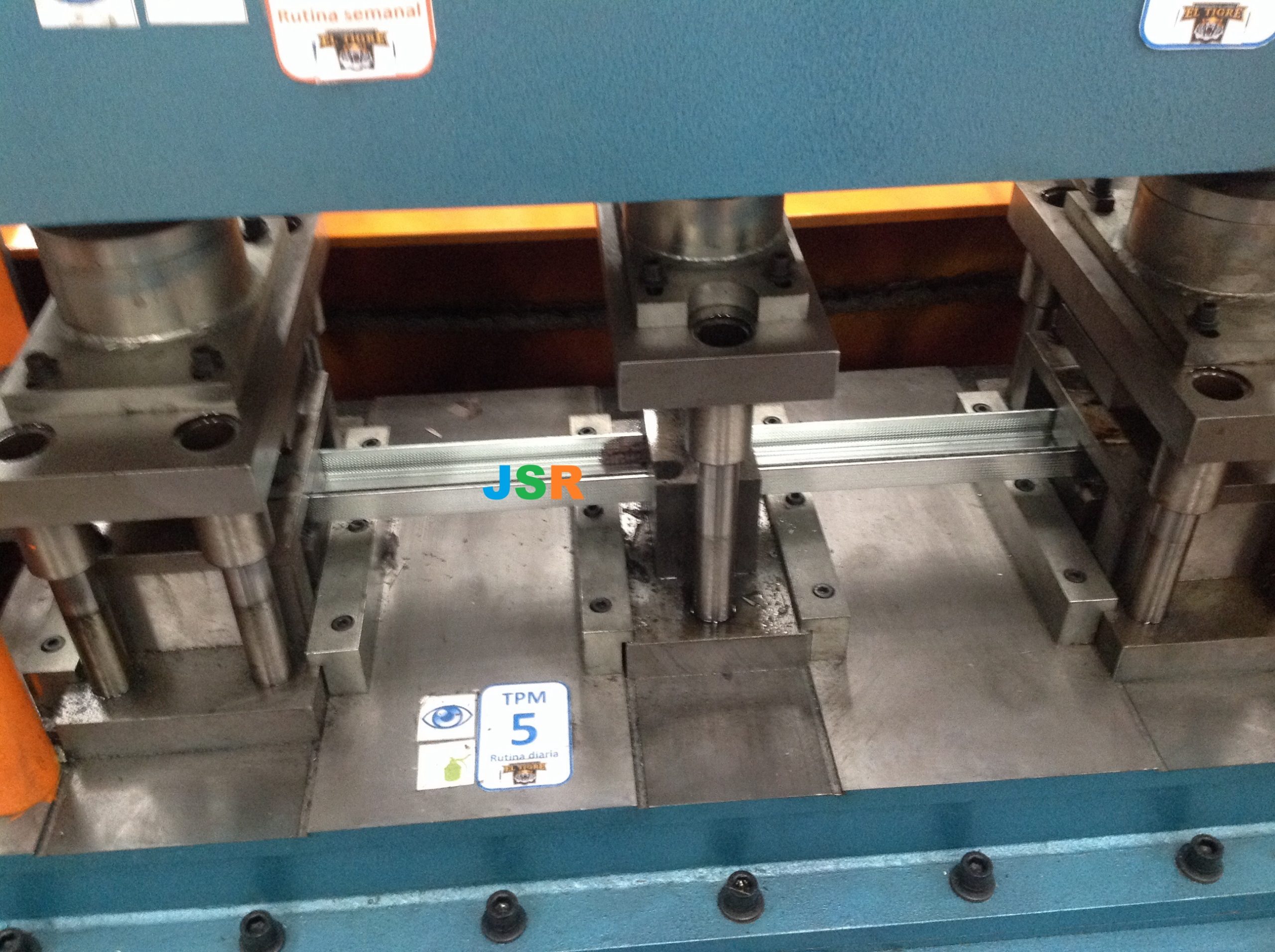 stud metalico 4