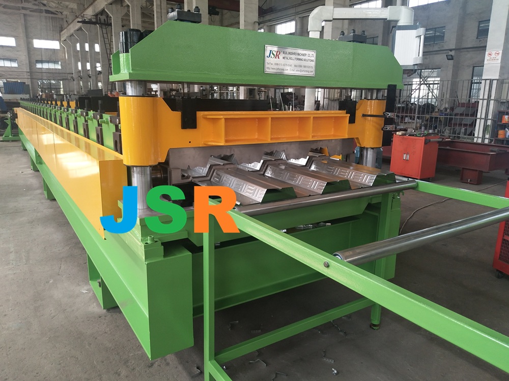 una máquina para lámina Colaborante o steel deck