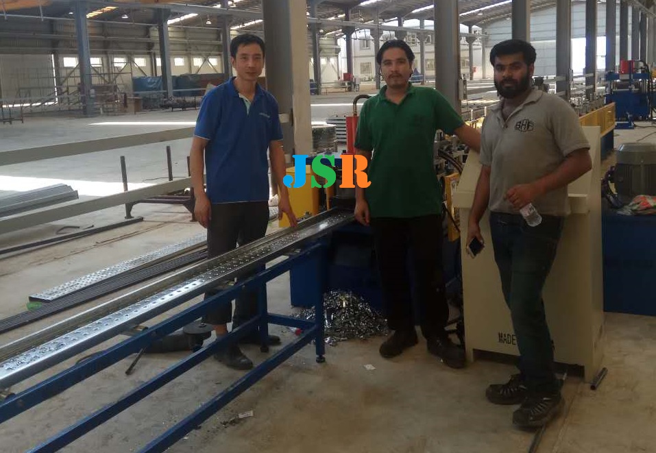 saudi arabia- scaffolding planks machine